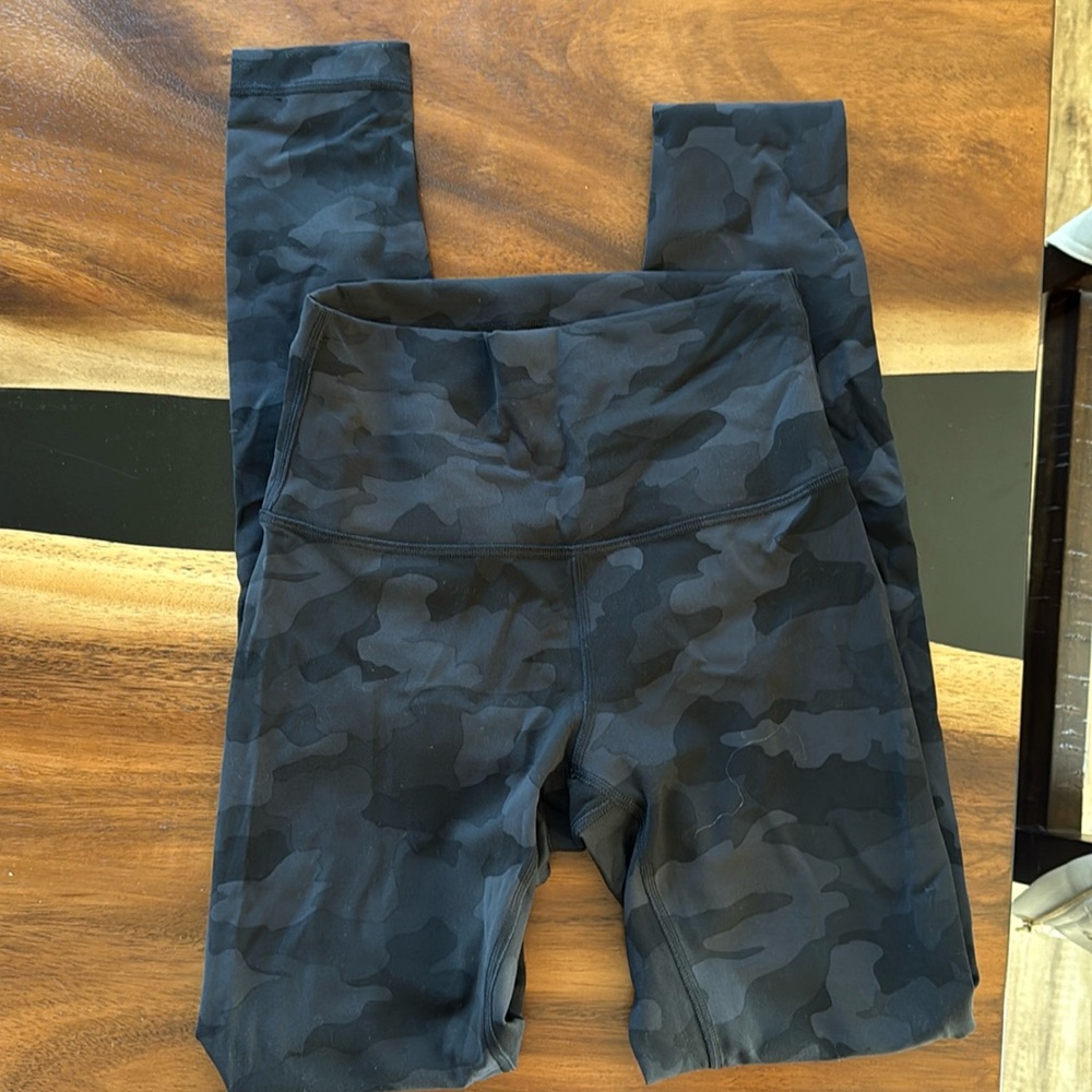 Camo Lululemon size 4 drawstring leggings